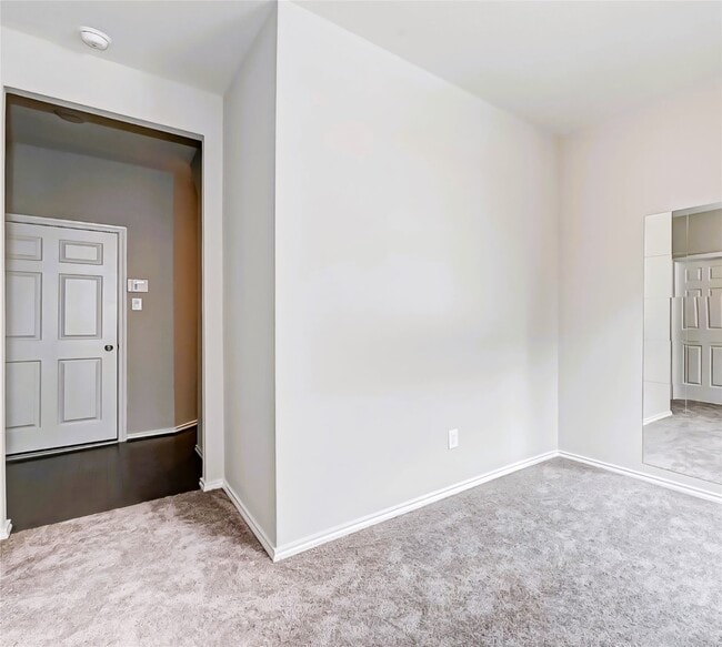 Building Photo - 3115 Roseland Terrace Ln