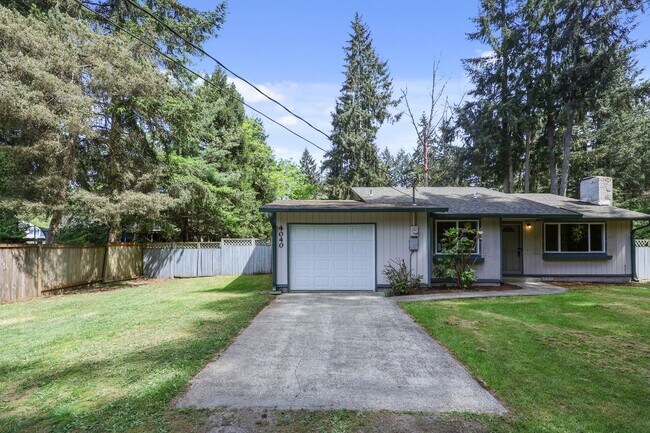 Building Photo - MOVE IN READY NOW!! 4 bed 1 bath on shy half acre! North Thurston School District