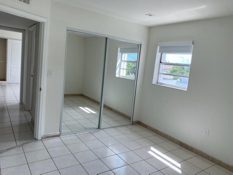 Building Photo - 1605 Meridian Ave