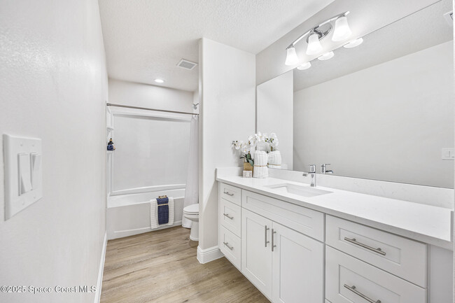 Building Photo - 208 Hidden Wds Pl