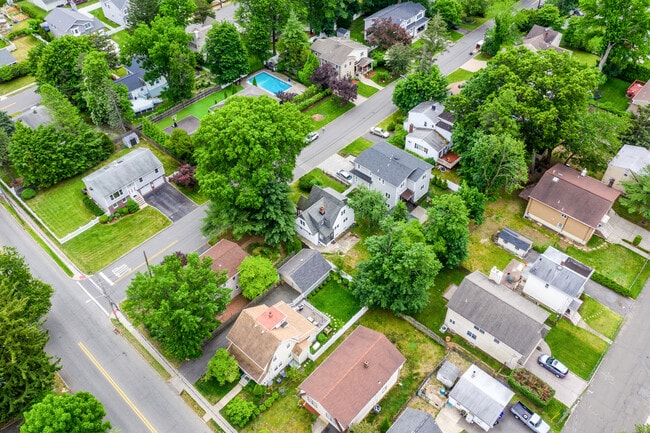 Building Photo - 181 5th St