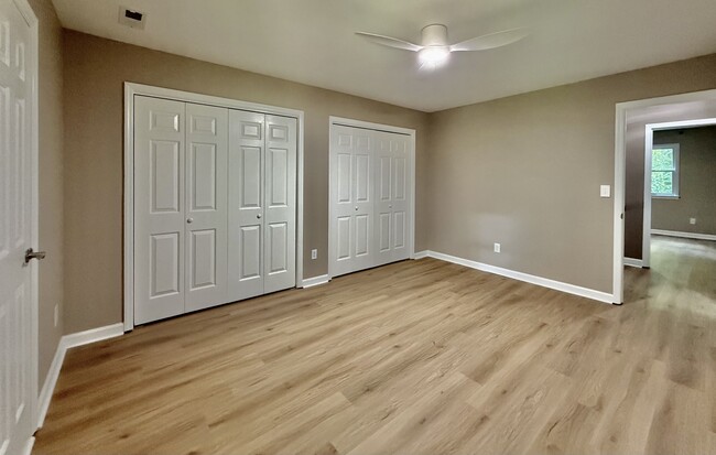 Building Photo - 5635 Falkirk Dr