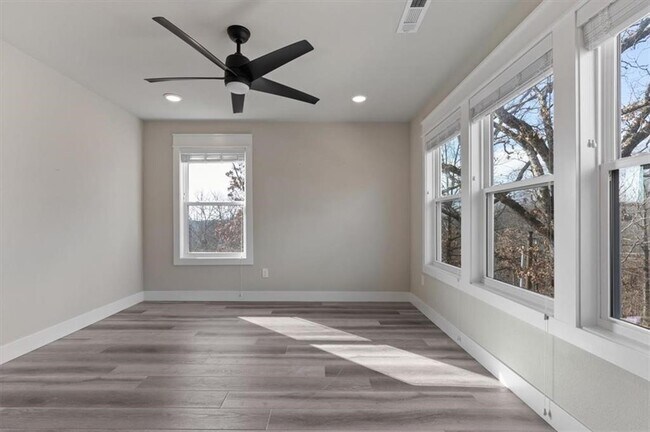 Building Photo - 3 Pickering Dr