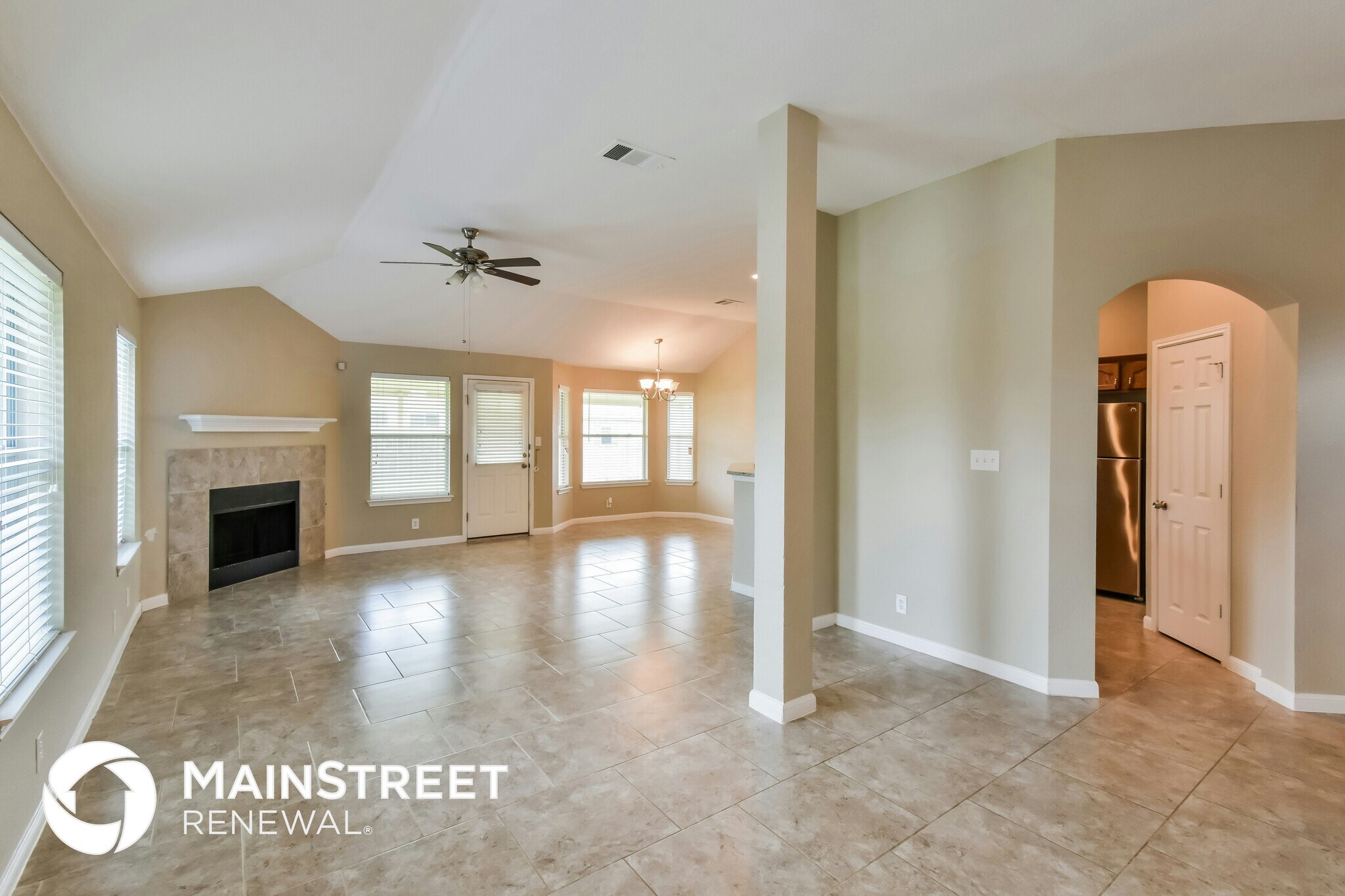 Building Photo - 9030 Trumpet Cir