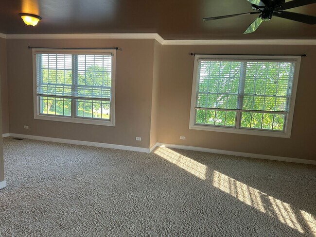 Building Photo - 5490 Fox Path Ln