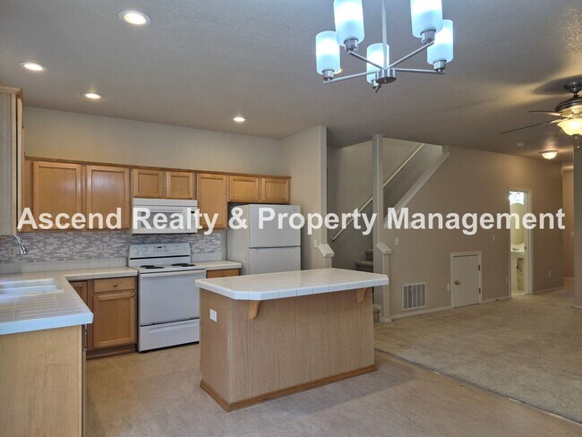 Building Photo - **Move In Special**Beaverton Convenience with Central AC & Attached Garage  Minutes to MAX, Costc...