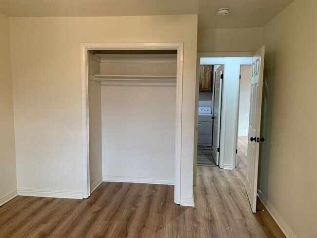 Building Photo - 1026 N 1100 W