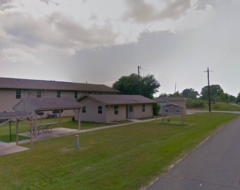 Building Photo - 522 Oak St