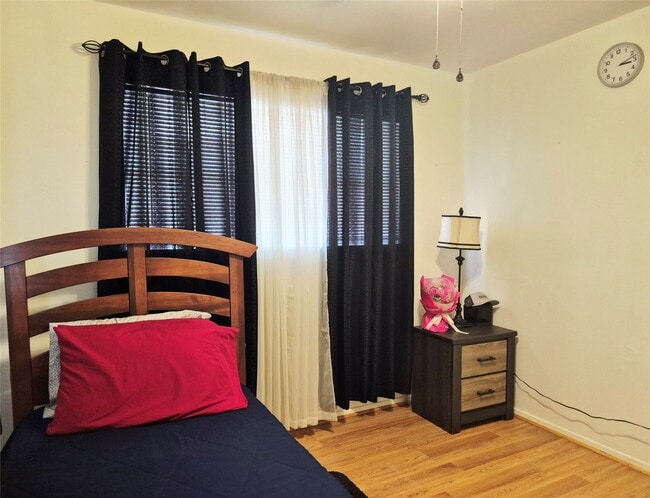 Building Photo - 854 Shawnee St