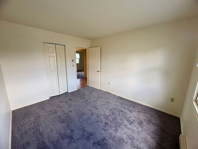 Building Photo - 3 Bedroom 1.5 Bathroom House Available in Dillsburg!