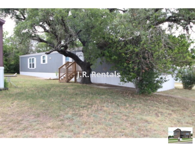 Building Photo - 31 Cedar Grove Dr