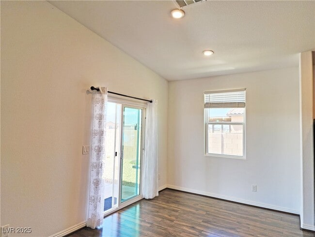 Building Photo - 3575 E Wallowa Dr