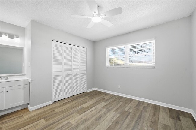 Building Photo - 2810 62nd Ave N