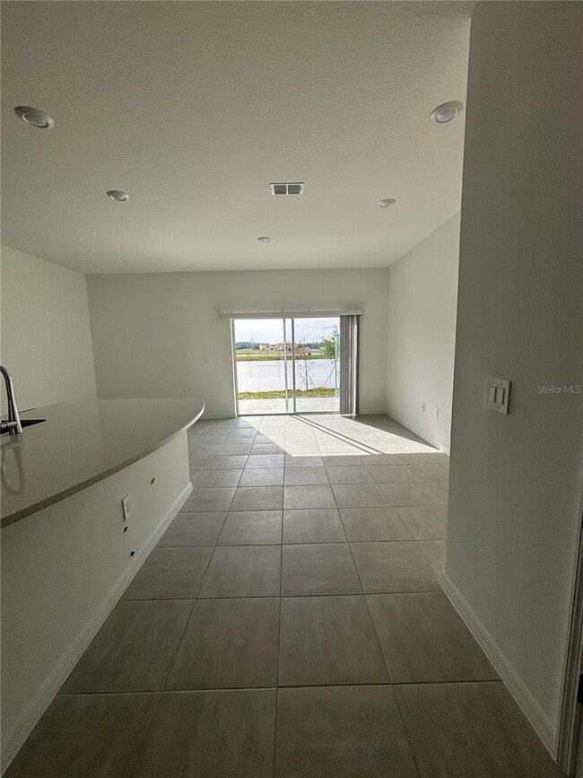 Building Photo - 2236 Portrait St