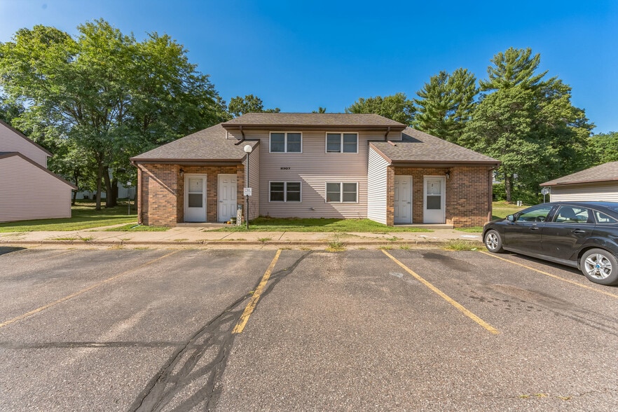 Primary Photo - Englewood Apartments