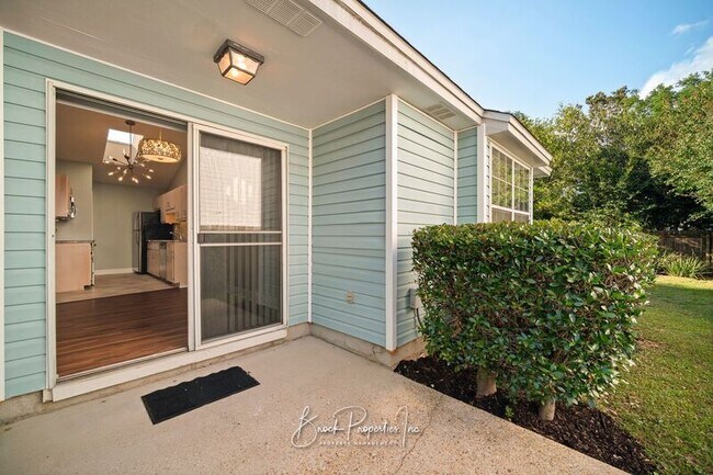 Building Photo - 3510 Silvertree Ln