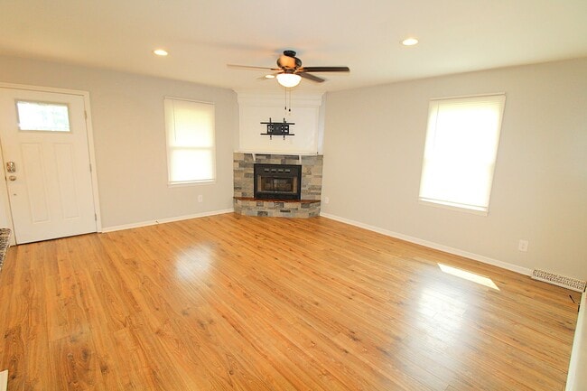 Building Photo - Remodeled 2 Bedroom with a covered porch!