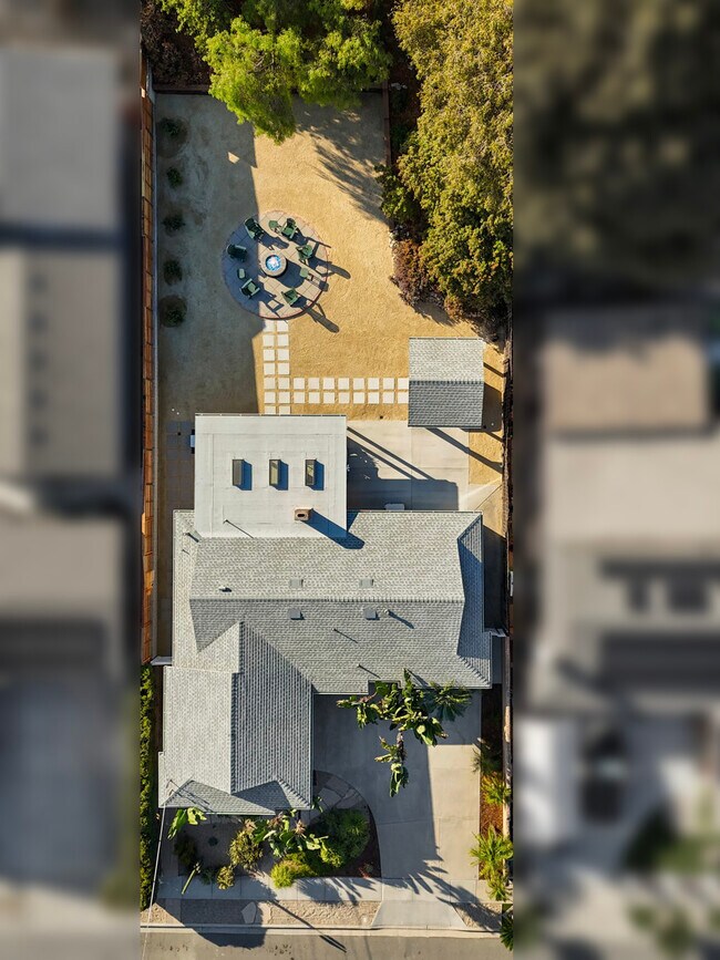 Building Photo - 1648 El Prado Ave