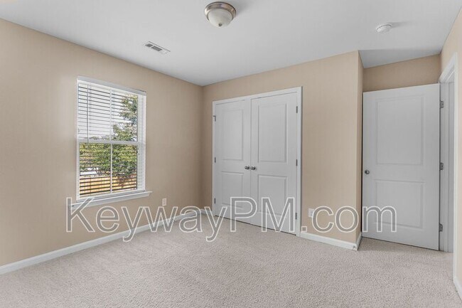 Building Photo - 261 Crown Heights Way