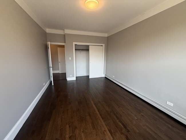 Building Photo - 368 E 59th St