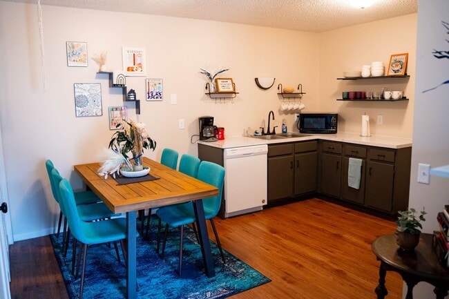 Building Photo - 2020 Fairfield St