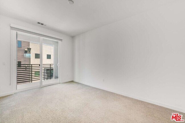 Building Photo - 4320 N Eagle Rock Blvd