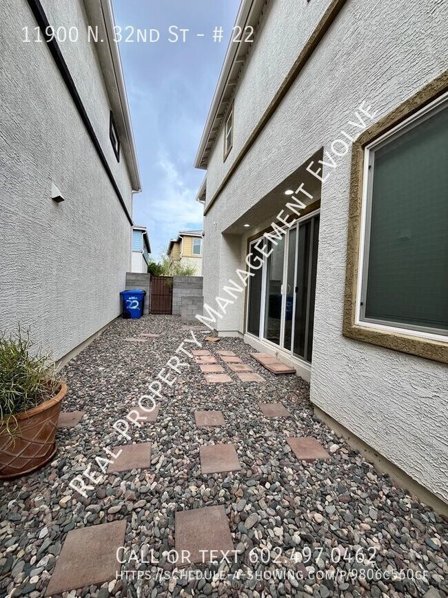 Building Photo - 11900 N 32nd St