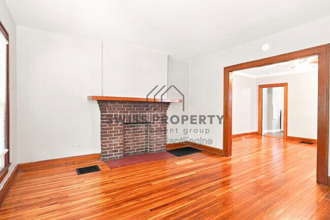 Building Photo - 2685 Indianola Ave