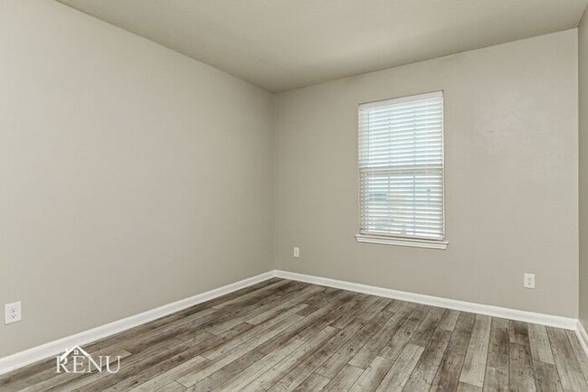 Building Photo - 2815 Praline Ferry