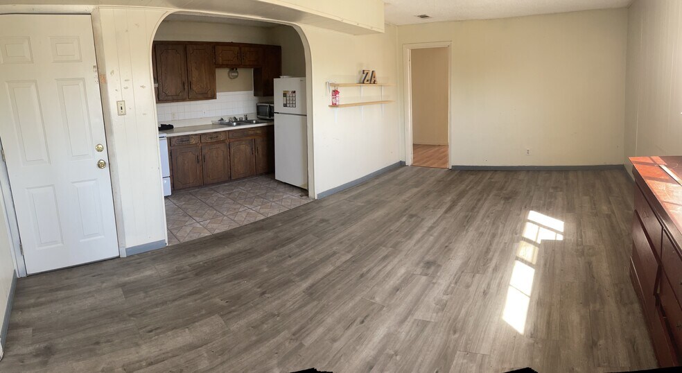 Building Photo - 4209 Broadway Ave