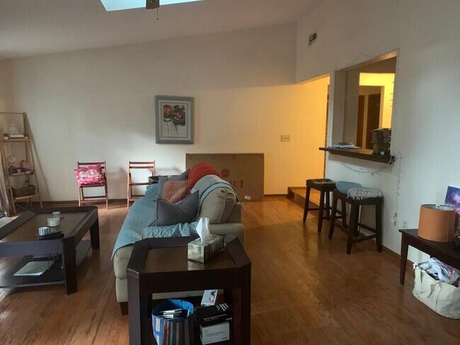 Living room , wet bar - 46 Held Cir