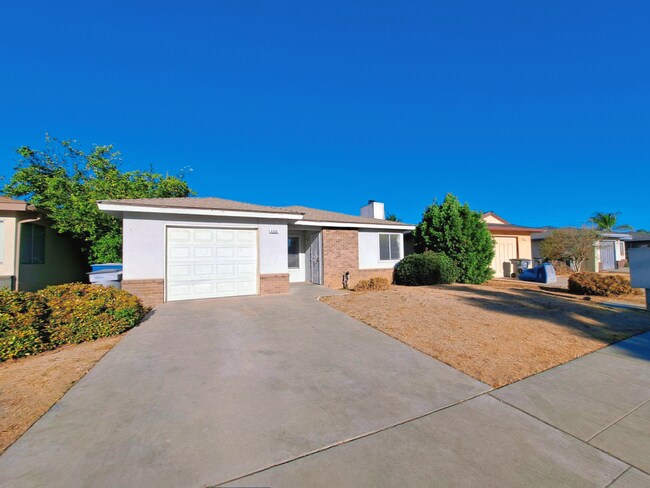 Building Photo - Central Unified District 3-bedroom 2-bathr...