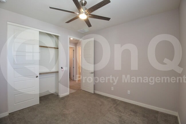 Building Photo - 678 N Bay Dr