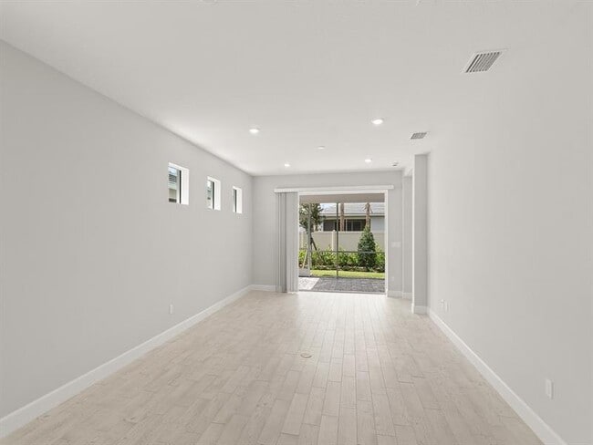 Building Photo - 4501 Nautilus Cir