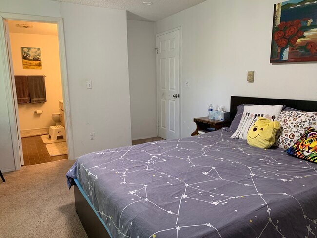 main bedroom - 8112 145th Ct NE