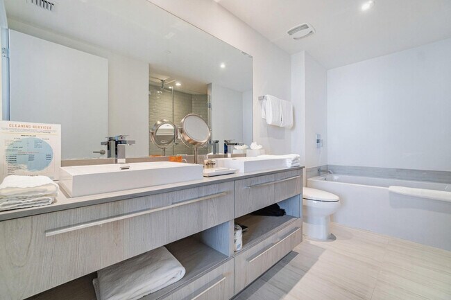 Building Photo - 2721 Hallandale Beach Blvd