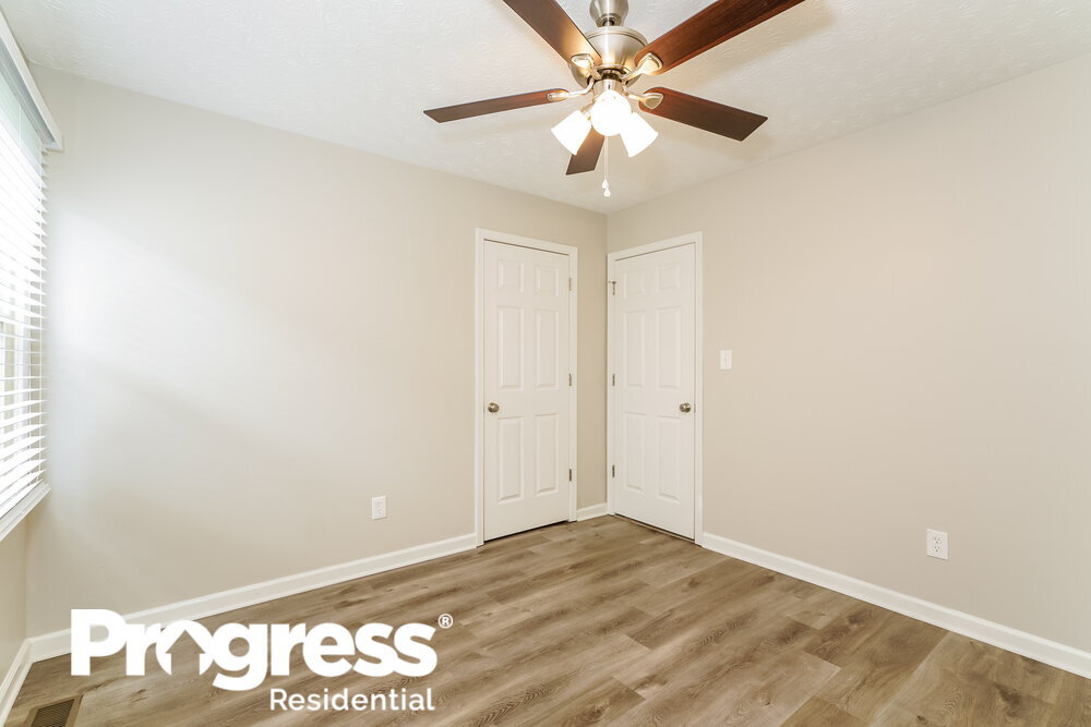Building Photo - 3124 Eastpointe Dr