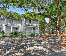 Building Photo - Quiet Coastal Living