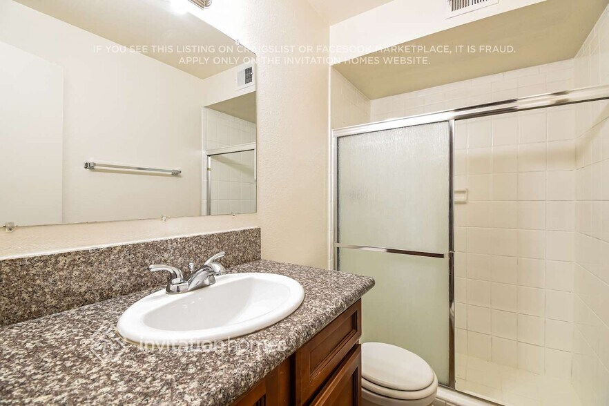 Building Photo - 514 E Westchester Dr