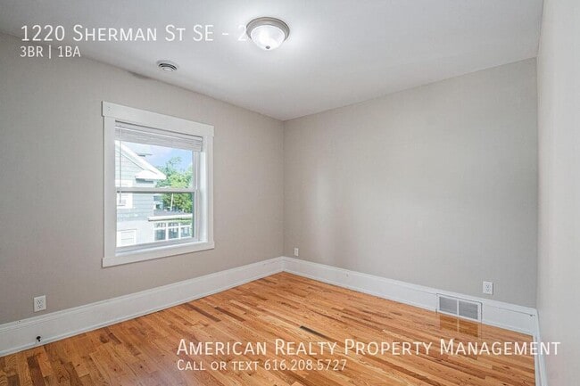 Building Photo - 1220 Sherman St SE