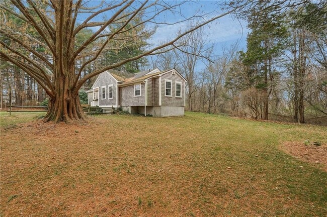 Building Photo - 80 Lakeshore Dr