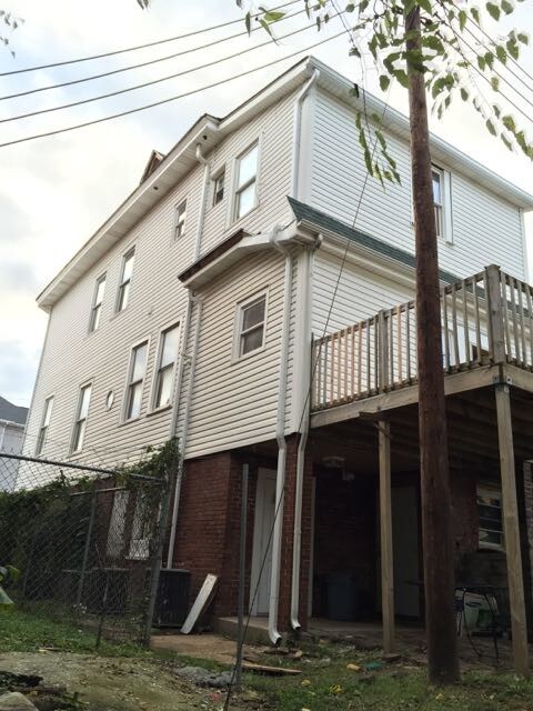 Building Photo - 1318 Laurel Ave