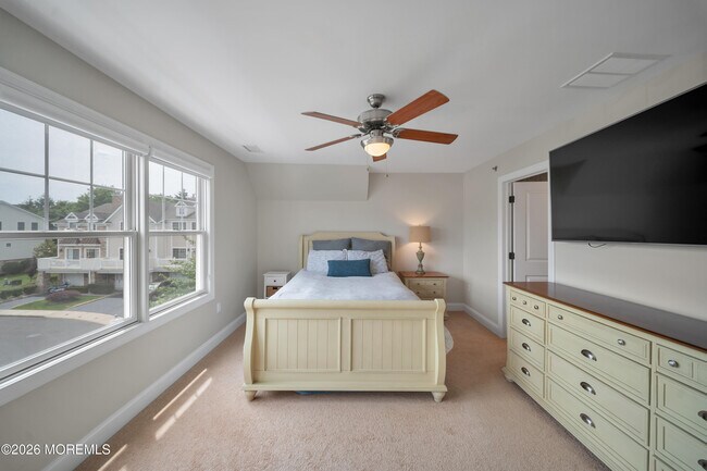 Building Photo - 302 Villa Dr