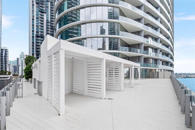 Building Photo - 300 Biscayne Blvd Way
