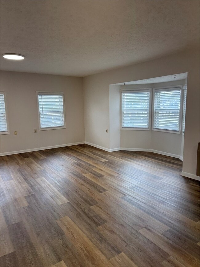 Building Photo - 202 E High St