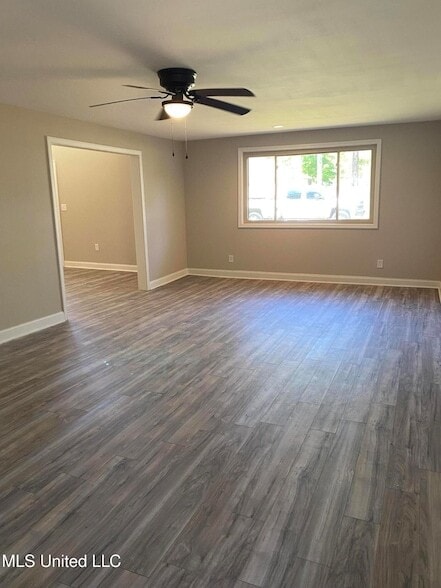 Building Photo - 523 Sardis St