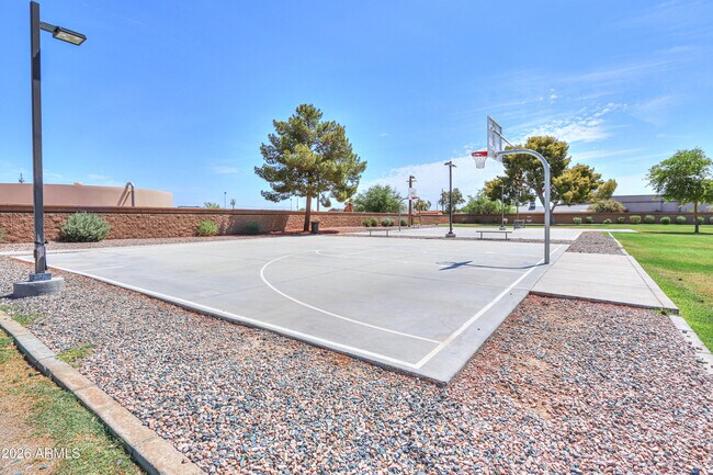 Building Photo - 45542 W Guilder Ave