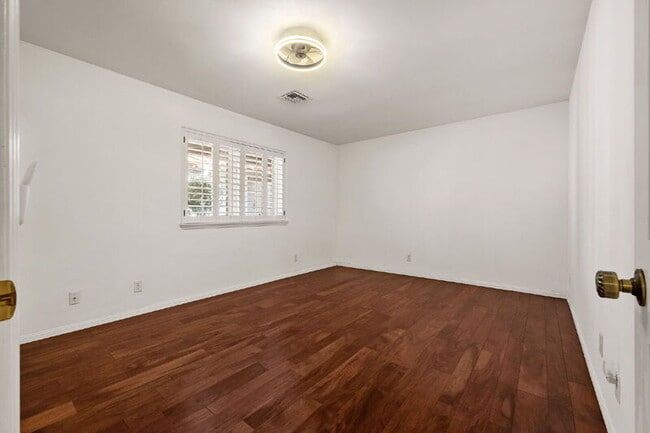 Building Photo - 18714 Bernardo Trails Dr
