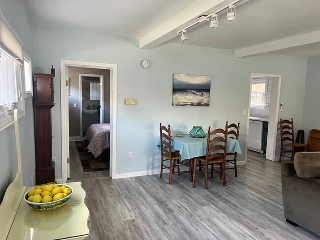 Building Photo - 815 Sixth St