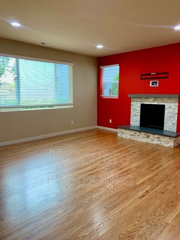 Building Photo - 10218 242nd Ave NE